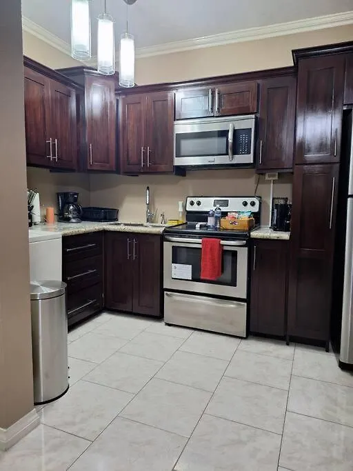 Lägenhet Chateau Central At Sunbury Apts Kingston
