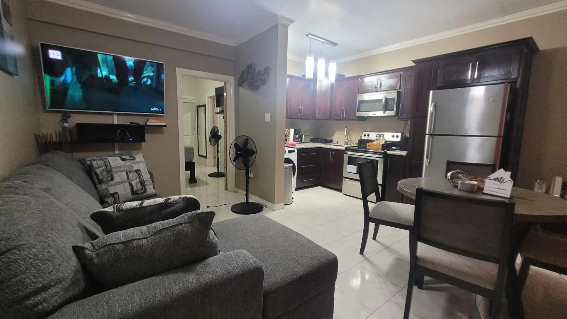 Chateau Central At Sunbury Apts Kingston Jamaika